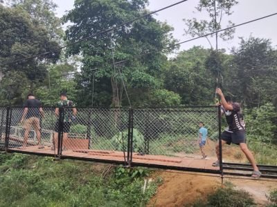 Jembatan Gantung Talang Perigi Terus Dikerjakan, Pemasangan Papan Berlanjut