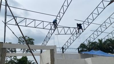 Konstruksi KDKMP Sikijang Bergerak, Pemasangan Kuda-Kuda BRC-1 Mulai Dikerjakan