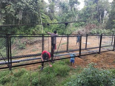 Masuki Tahap Akhir, Jembatan Gantung Talang Perigi Lanjutkan Pemasangan Pagar Besi