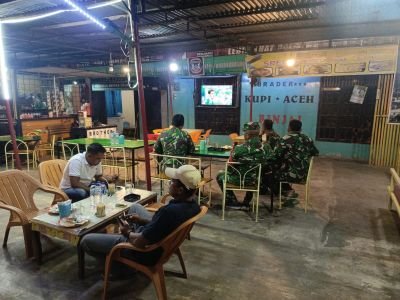 Nobar Piala Dunia bersama Masyarakat di Kep. ujung tanjung, kec. tanah, kab. rohil.