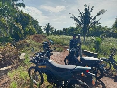 Patroli Karhutla Koramil 02/SA Pastikan Tanjung Kuras Bebas Titik Api