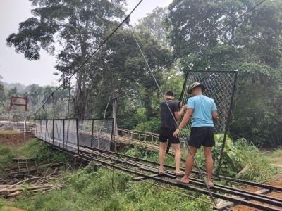 Pemasangan Pagar Besi Warnai Progres Pembangunan Jembatan Talang Perigi