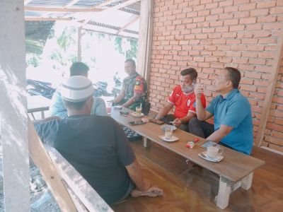 pererat-silaturahmi-babinsa-koramil-12xiii-koto-kampar-laksanakan-komsos-di-wilayah-binaan
