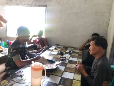 Pererat Silaturahmi, Babinsa Koramil 08/KM Laksanakan Komsos Bersama Warga Binaan