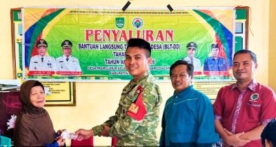 Praka Abi Mayu Pantau Penyerahan BLT DD