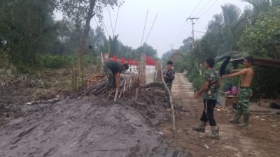 Progres Pekerjaan Hari Ini, Penimbunan Turunan Jembatan Beton Desa Teluk Dalam Dikebut