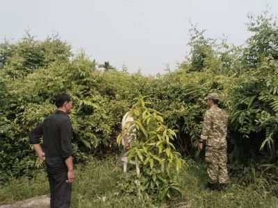 Selamatkan Lingkungan dari Api, Babinsa Koramil Tebingtinggi dan Warga Bersinergi