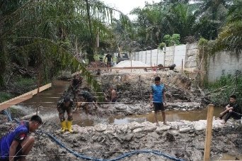 Semangat Kebersamaan Warnai Progres Pembangunan Jembatan Garuda