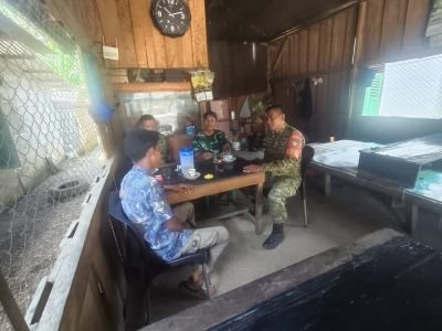 Serda Jama Anur Laksanakan Komsos di Warung Kopi, Pererat Silaturahmi dengan Warga Desa Sikakak