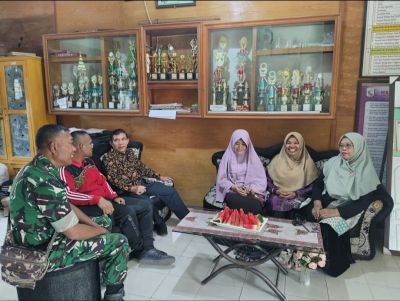 Serka Gunawan Rianto Tingkatkan Silaturahmi Melalui Komsos di SDN 005 Makmur