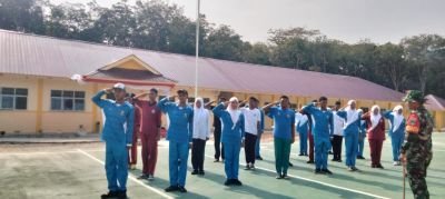 Sertu Taufik Hidayat Gembleng Paskibraka Selat Gelam Jelang HUT RI