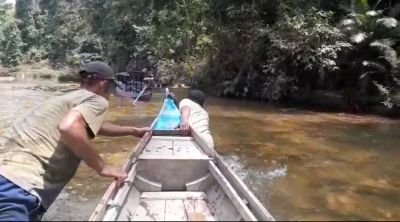 Sungai Mendangkal, Satgas Pembangunan Jembatan Garuda Kodim 0313/KPR Berjibaku Dorong Logistik