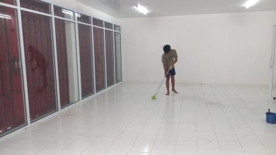 Wujudkan Lingkungan yang Bersih dan Nyaman, KDKMP Desa Pancur Jaya Lakukan Pembenahan Ruangan
